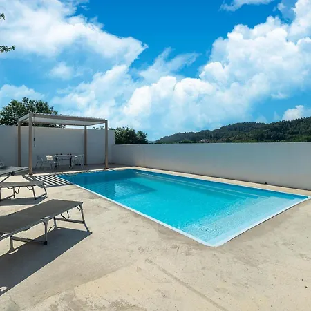 Majestic With Private Pool Cessenon-sur-Orb